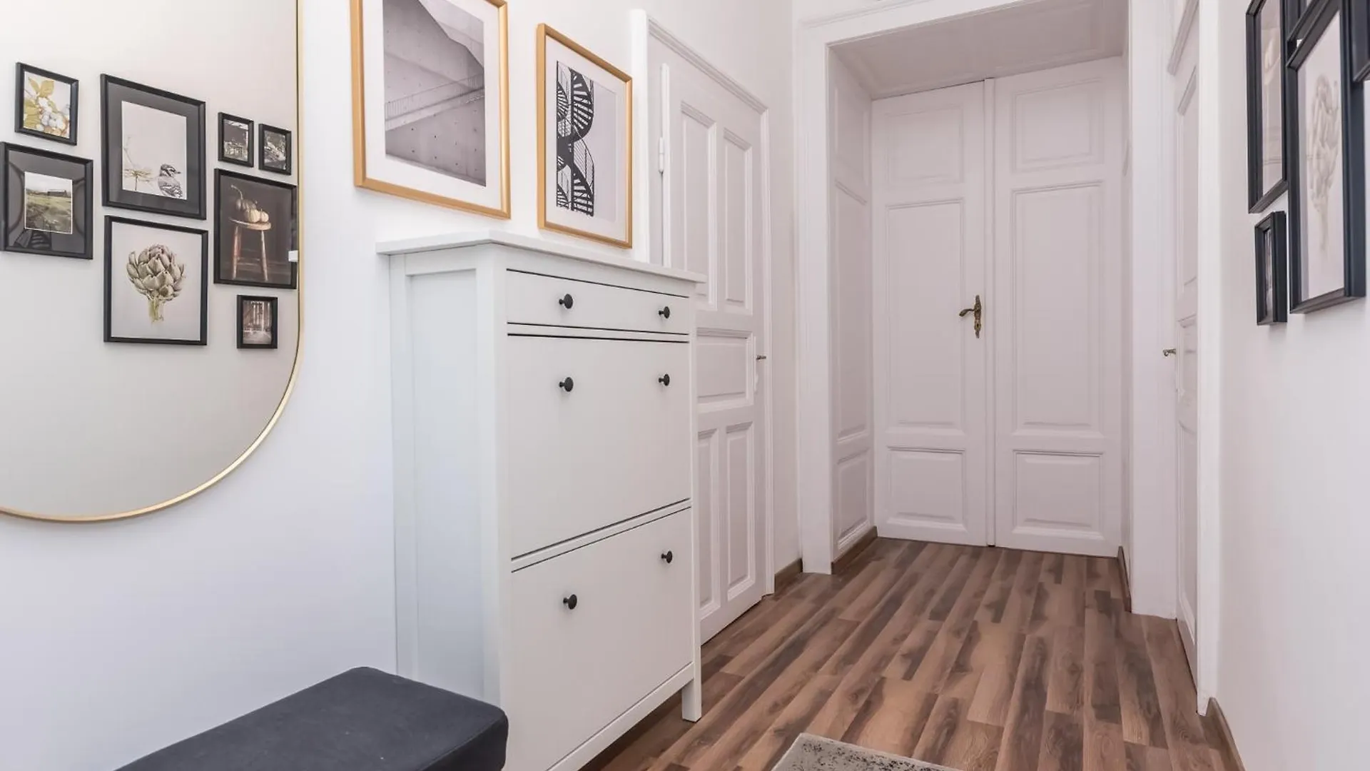 Gozsdu Court Bismarck Apartment Budapest