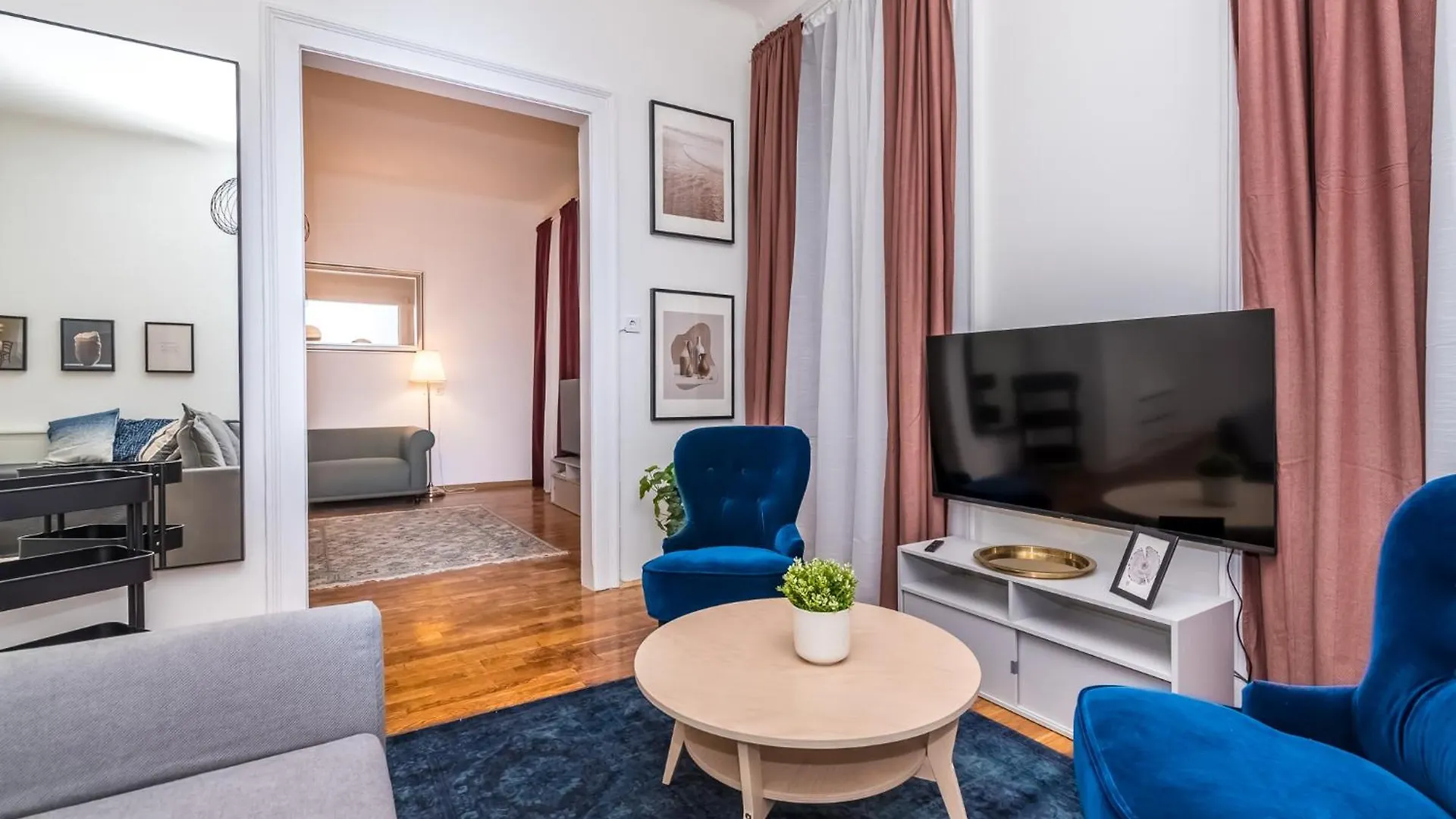 Gozsdu Court Bismarck Apartment Budapest