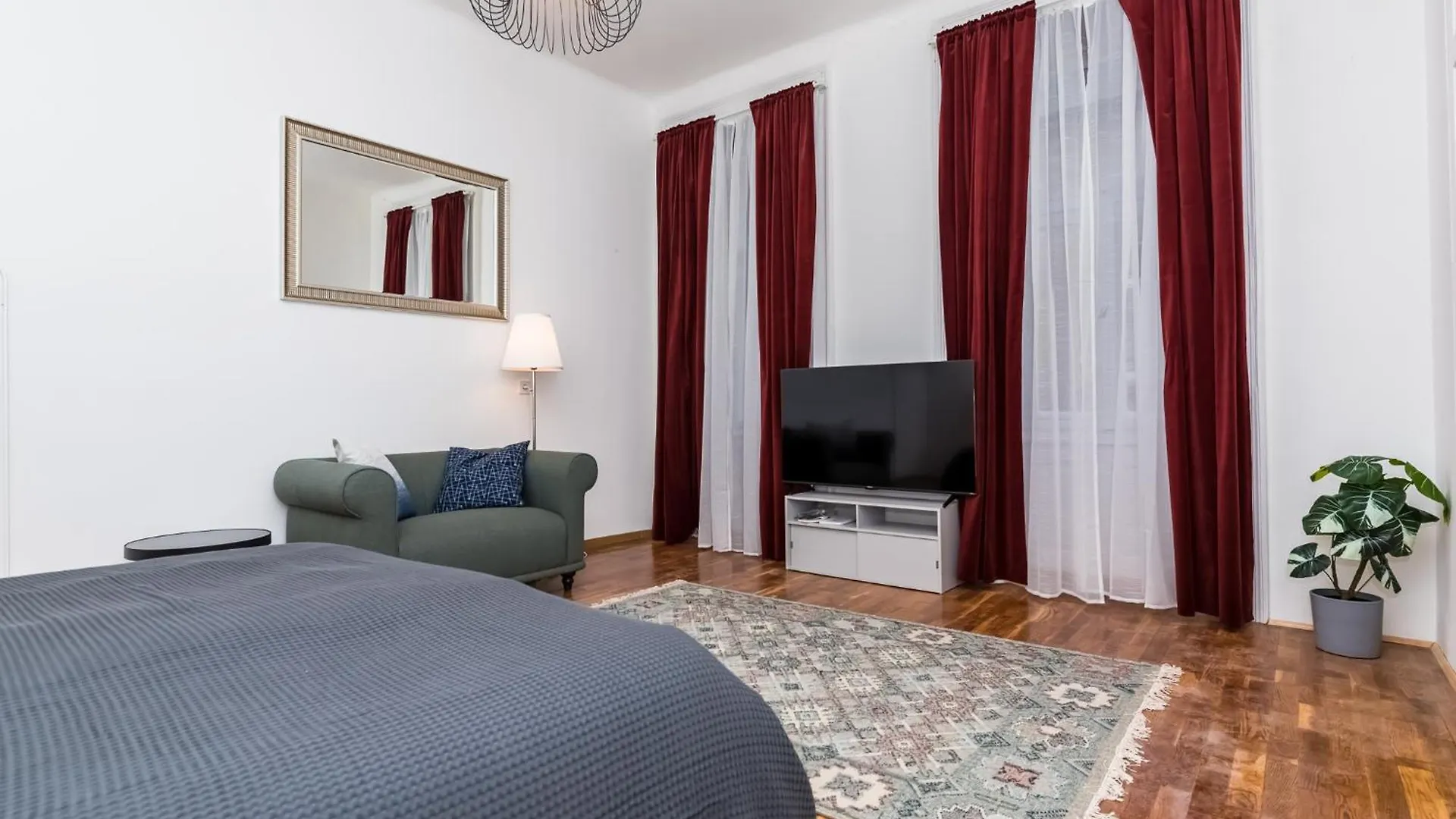 Gozsdu Court Bismarck Apartment Budapest