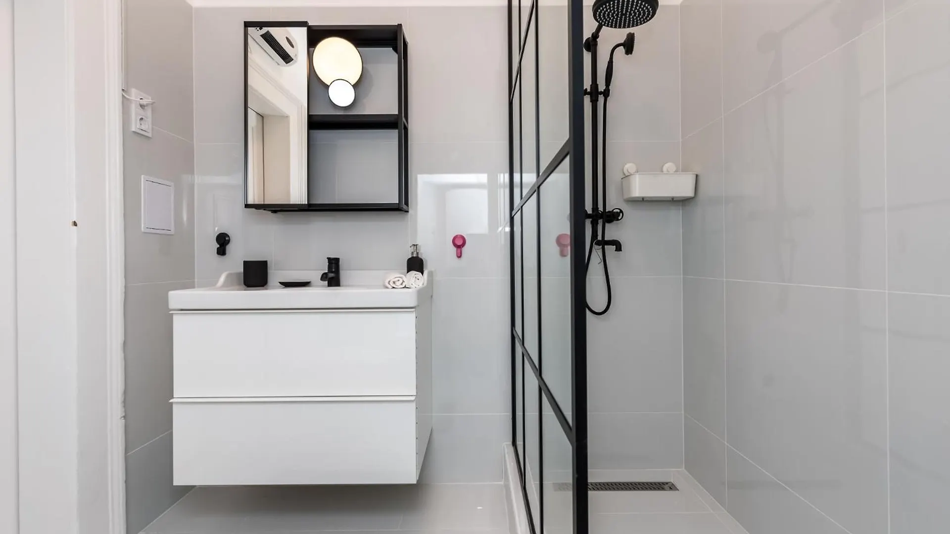 Gozsdu Court Bismarck Apartment Budapest