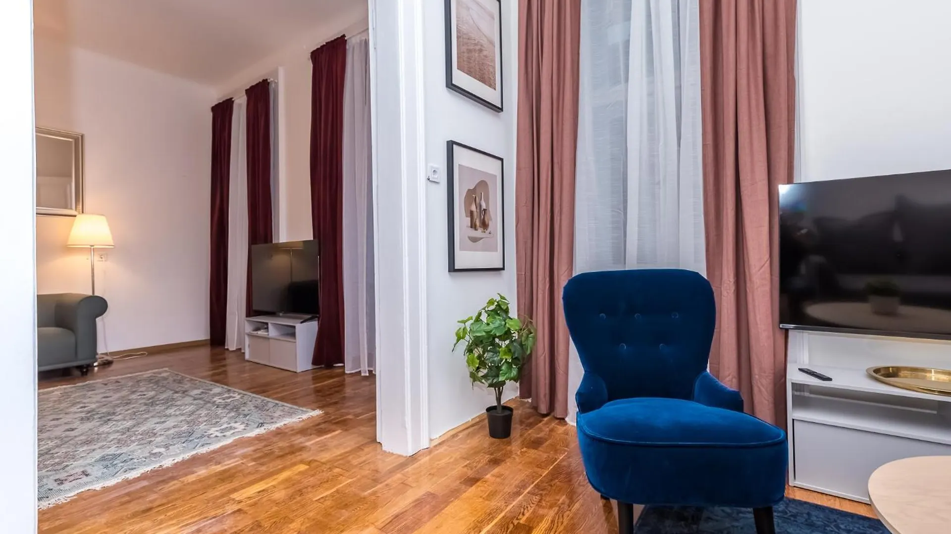Gozsdu Court Bismarck Apartment Budapest