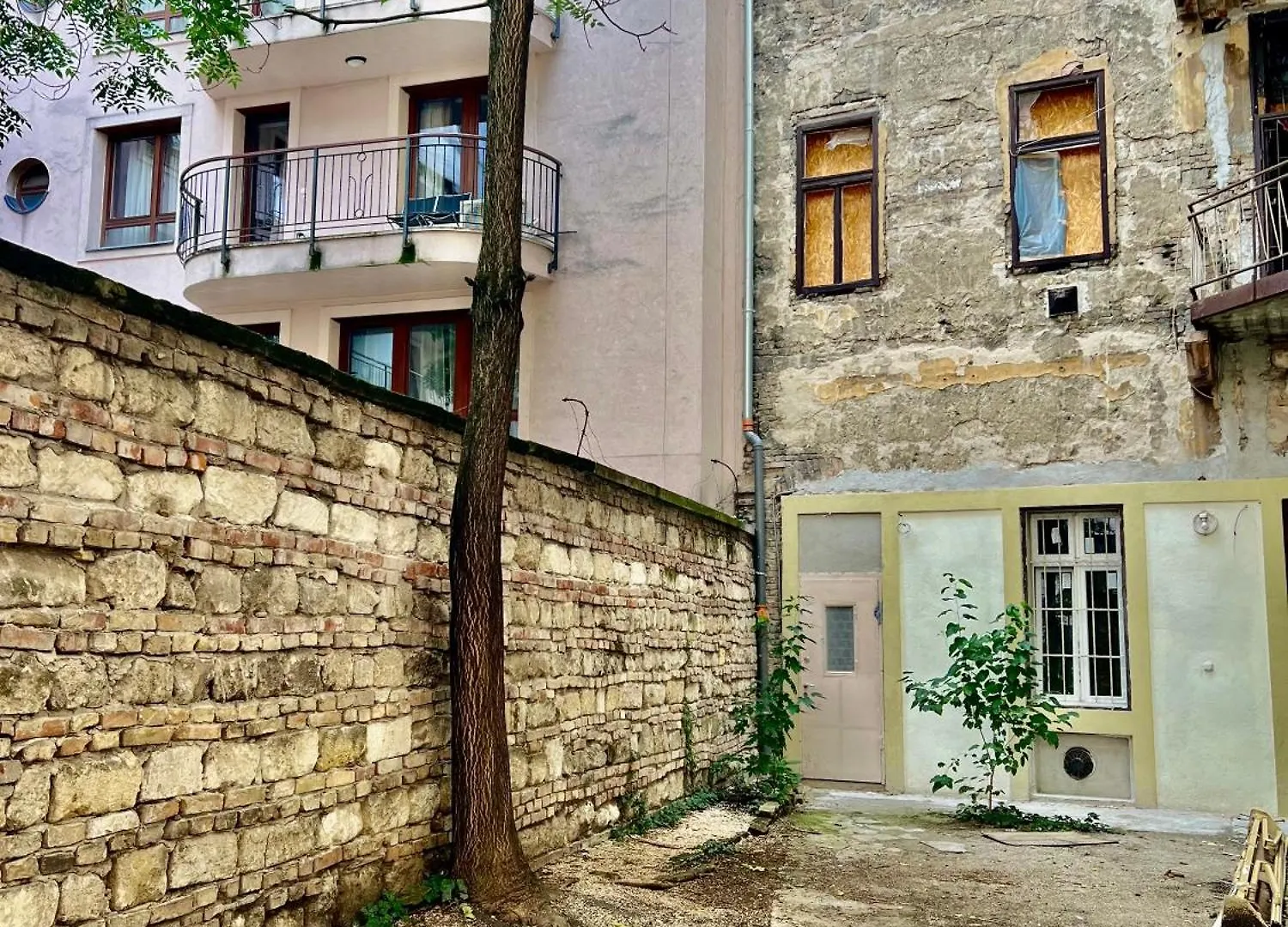 Gozsdu Court Bismarck Apartment Budapest Hungary